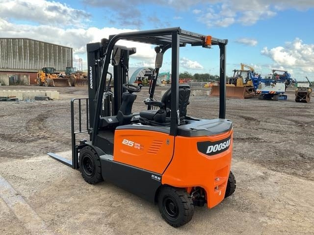 Doosan B25X-7 PLUS - Elektrische heftruck: afbeelding 2 Doosan B25X-7 PLUS - Elektrische heftruck: afbeelding 2
