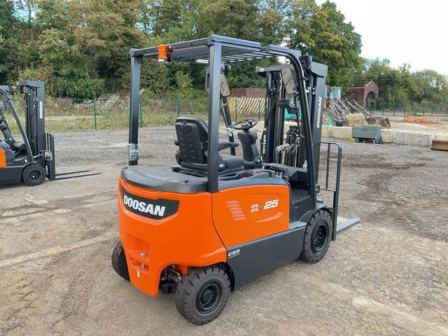 Doosan B25X-7 PLUS - Elektrische heftruck: afbeelding 3 Doosan B25X-7 PLUS - Elektrische heftruck: afbeelding 3