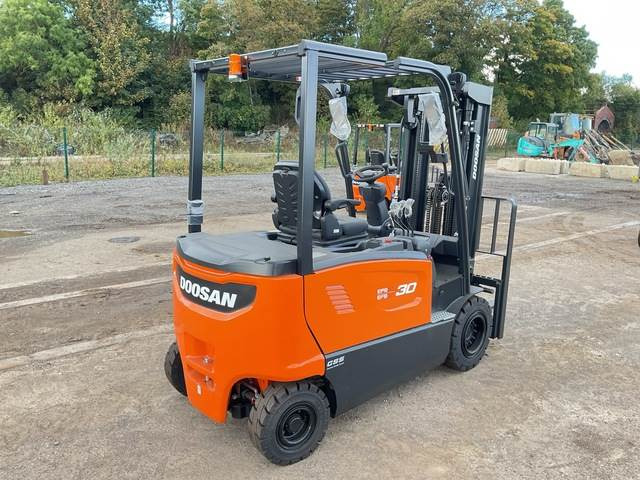 Doosan B30X-7 PLUS - Elektrische heftruck: afbeelding 3 Doosan B30X-7 PLUS - Elektrische heftruck: afbeelding 3