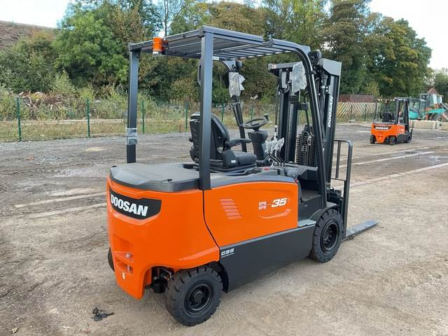 Doosan B35X-7 PLUS - Elektrische heftruck: afbeelding 3 Doosan B35X-7 PLUS - Elektrische heftruck: afbeelding 3