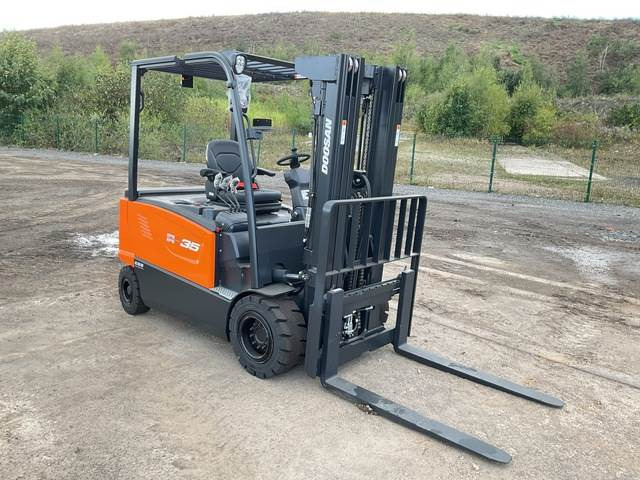 Doosan B35X-7 PLUS - Elektrische heftruck: afbeelding 4 Doosan B35X-7 PLUS - Elektrische heftruck: afbeelding 4