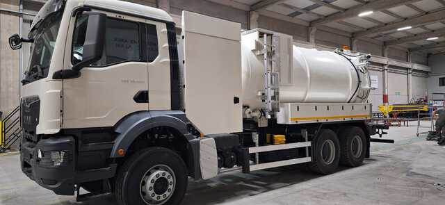 MAN TGS 33.400 Jetter - Vacuümwagen: afbeelding 1 MAN TGS 33.400 Jetter - Vacuümwagen: afbeelding 1