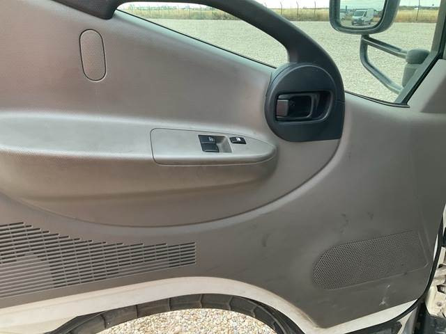 Vrachtwagen hoogwerker Nissan NT400 Cabstar: afbeelding 16