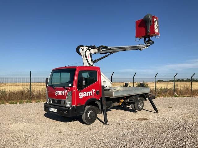 Nissan NT400 Cabstar - Vrachtwagen hoogwerker: afbeelding 1 Nissan NT400 Cabstar - Vrachtwagen hoogwerker: afbeelding 1