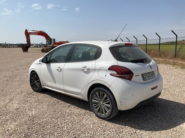 Peugeot 208 Signature PureTech 82 - Personenwagen: afbeelding 2 Peugeot 208 Signature PureTech 82 - Personenwagen: afbeelding 2
