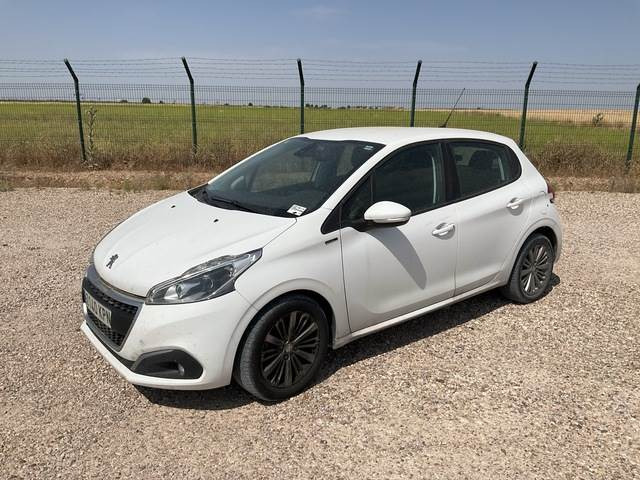Peugeot 208 Signature PureTech 82 - Personenwagen: afbeelding 1 Peugeot 208 Signature PureTech 82 - Personenwagen: afbeelding 1