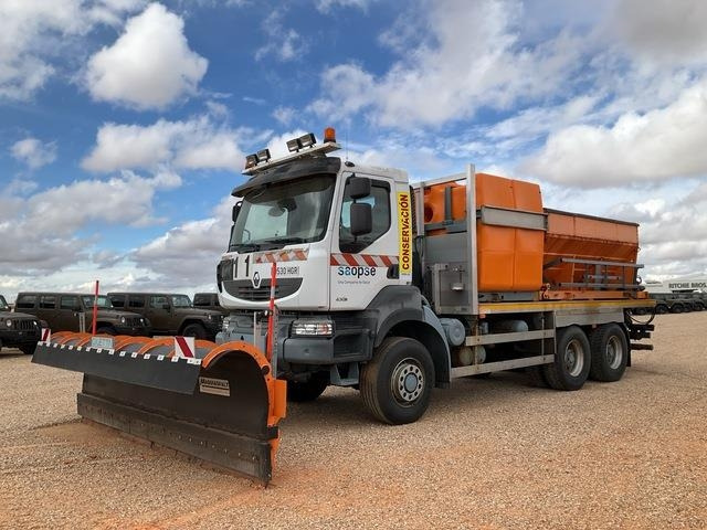 Renault Kerax - Sneeuwruimer: afbeelding 1 Renault Kerax - Sneeuwruimer: afbeelding 1