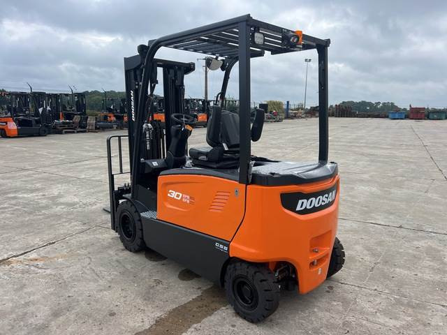 Doosan B30X-7 PLUS - Elektrische heftruck: afbeelding 2 Doosan B30X-7 PLUS - Elektrische heftruck: afbeelding 2