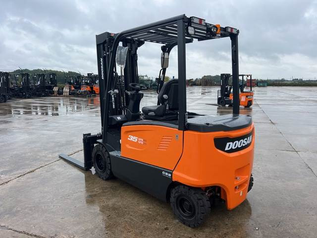 Doosan B35X-7 PLUS - Elektrische heftruck: afbeelding 2 Doosan B35X-7 PLUS - Elektrische heftruck: afbeelding 2