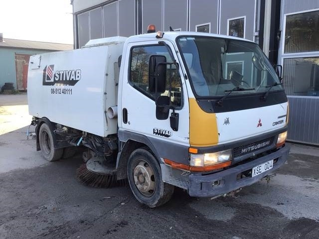 Mitsubishi Canter - Veegwagen: afbeelding 4 Mitsubishi Canter - Veegwagen: afbeelding 4
