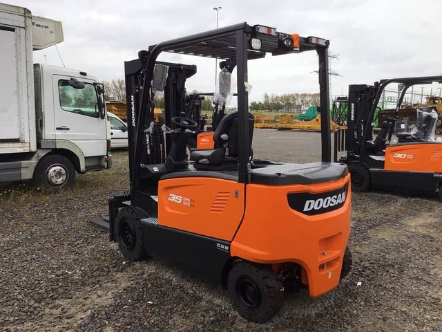 Doosan B35X-7 PLUS - Elektrische heftruck: afbeelding 2 Doosan B35X-7 PLUS - Elektrische heftruck: afbeelding 2