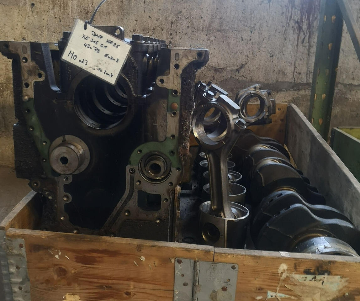 DAF Ersatztteile 0281010045 DAF XF 95 - Cilinderblok voor Vrachtwagen: afbeelding 1 DAF Ersatztteile 0281010045 DAF XF 95 - Cilinderblok voor Vrachtwagen: afbeelding 1