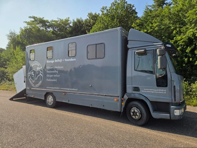 IVECO 75E - Veewagen vrachtwagen: afbeelding 2 IVECO 75E - Veewagen vrachtwagen: afbeelding 2