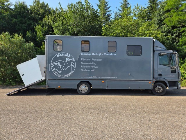 IVECO 75E - Veewagen vrachtwagen: afbeelding 4 IVECO 75E - Veewagen vrachtwagen: afbeelding 4