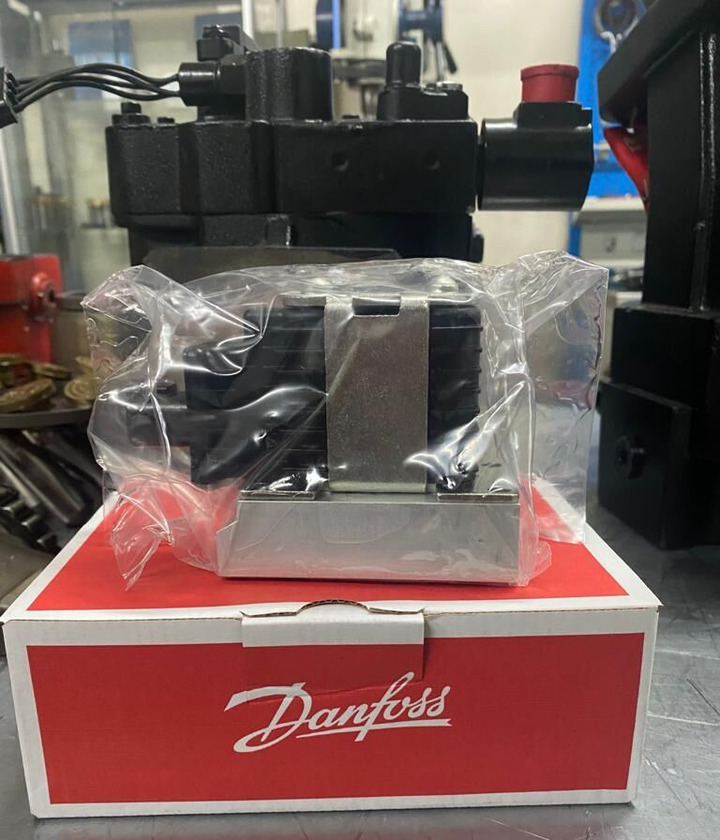 Danfoss MOOG Valfi Sauer-Danfoss MCV116G4201 for BOMAG construction roller - Hydraulica voor Wals: afbeelding 1 Danfoss MOOG Valfi Sauer-Danfoss MCV116G4201 for BOMAG construction roller - Hydraulica voor Wals: afbeelding 1