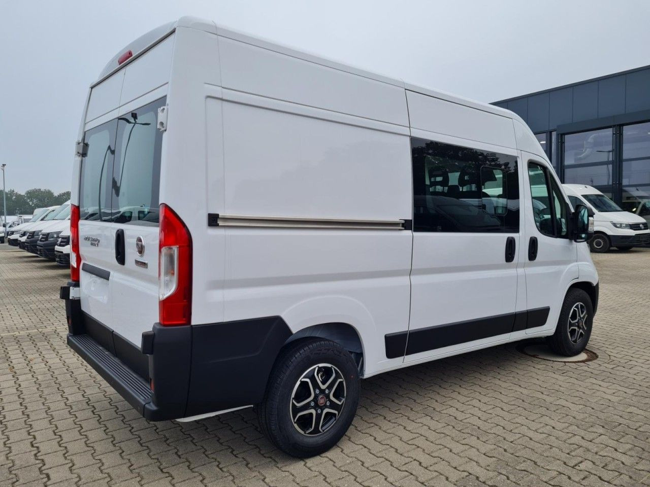 Fiat Ducato 35 Kasten Doka 7-Sitze 2x Schiebetür Maxi - Gesloten bestelwagen, Bestelwagen met dubbele cabine: afbeelding 5 Fiat Ducato 35 Kasten Doka 7-Sitze 2x Schiebetür Maxi - Gesloten bestelwagen, Bestelwagen met dubbele cabine: afbeelding 5