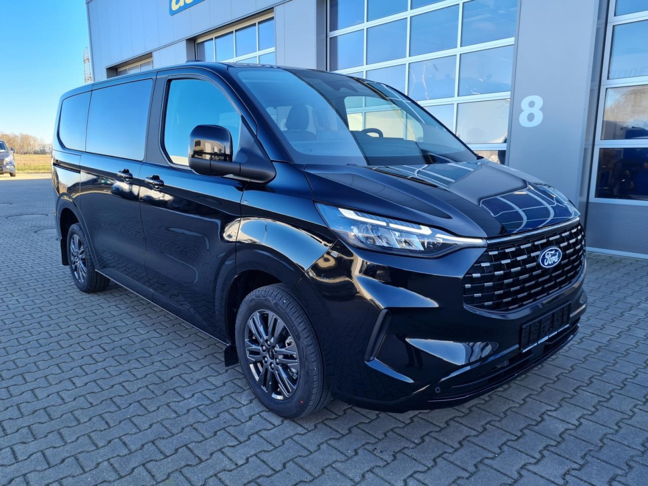 Ford Tourneo Custom 320 L1 AG Titanium X AHK LED NAVI 2X SCHIEBE - Bestelwagen met dubbele cabine: afbeelding 3 Ford Tourneo Custom 320 L1 AG Titanium X AHK LED NAVI 2X SCHIEBE - Bestelwagen met dubbele cabine: afbeelding 3