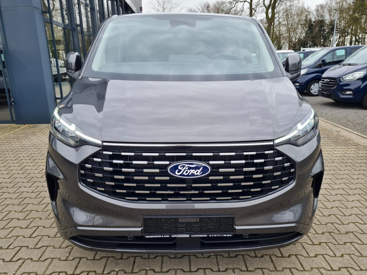 Ford Tourneo Custom 320 L1 AG Titanium X AHK LED NAVI 2X SCHIEBE - Personenvervoer: afbeelding 2 Ford Tourneo Custom 320 L1 AG Titanium X AHK LED NAVI 2X SCHIEBE - Personenvervoer: afbeelding 2