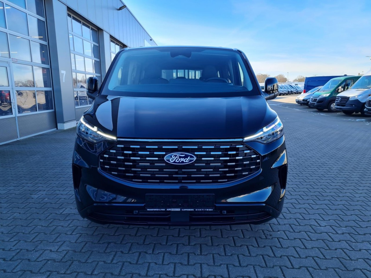 Ford Tourneo Custom 320 L1 AG Titanium X AHK LED NAVI 2X SCHIEBE - Bestelwagen met dubbele cabine: afbeelding 2 Ford Tourneo Custom 320 L1 AG Titanium X AHK LED NAVI 2X SCHIEBE - Bestelwagen met dubbele cabine: afbeelding 2