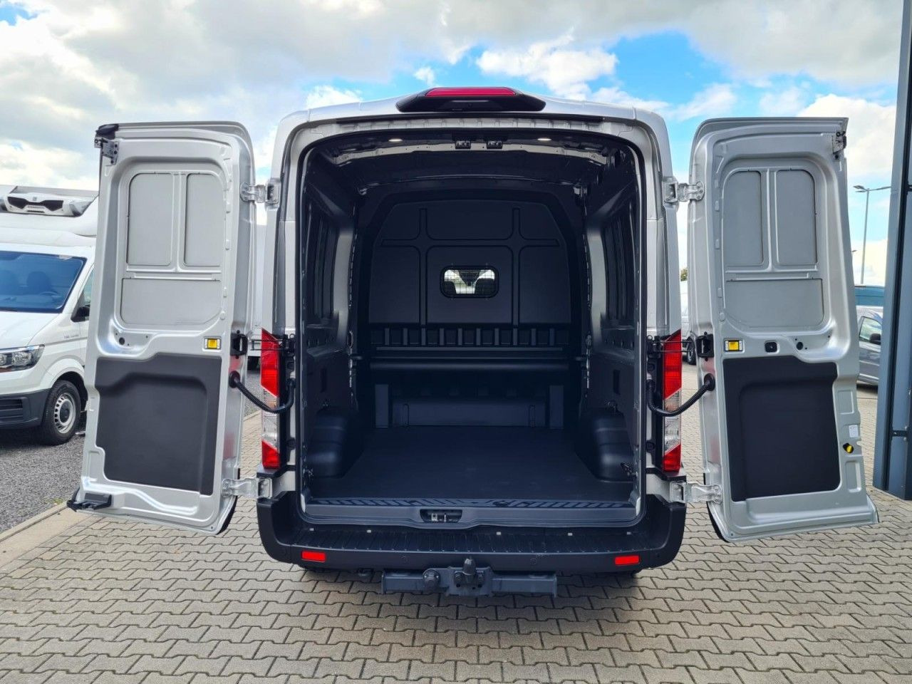 Ford Transit 3,5t Kasten Doka TDCi L3 Trend AHK PDC K - Gesloten bestelwagen, Bestelwagen met dubbele cabine: afbeelding 5 Ford Transit 3,5t Kasten Doka TDCi L3 Trend AHK PDC K - Gesloten bestelwagen, Bestelwagen met dubbele cabine: afbeelding 5