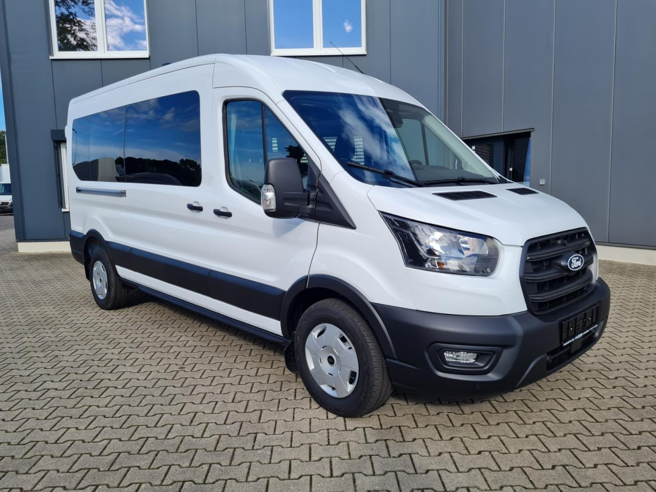 Ford Transit 350 Kombi 9 Sitze L3 AG Trend AHK KAMERA - Minibus, Personenvervoer: afbeelding 3 Ford Transit 350 Kombi 9 Sitze L3 AG Trend AHK KAMERA - Minibus, Personenvervoer: afbeelding 3
