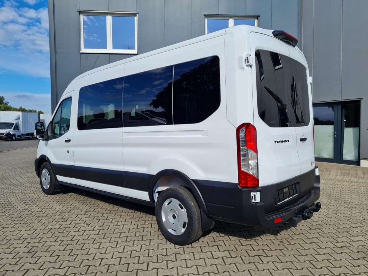Ford Transit 350 Kombi TDCi L3 H2 Trend 9 Sitzer AHK - Minibus, Personenvervoer: afbeelding 4 Ford Transit 350 Kombi TDCi L3 H2 Trend 9 Sitzer AHK - Minibus, Personenvervoer: afbeelding 4