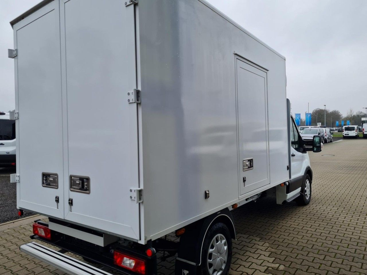 Ford Transit 350 Kühlkoffer STAND+FAHRKÜHLUNG TREND Ford Transit 350 Kühlkoffer STAND+FAHRKÜHLUNG TREND - Koelwagen: afbeelding 4 Ford Transit 350 Kühlkoffer STAND+FAHRKÜHLUNG TREND Ford Transit 350 Kühlkoffer STAND+FAHRKÜHLUNG TREND - Koelwagen: afbeelding 4