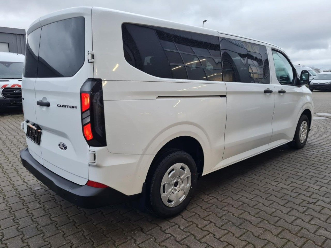 Ford Transit Custom Kombi 320 L2 Trend 9 Sitze KAMERA - Personenwagen: afbeelding 4 Ford Transit Custom Kombi 320 L2 Trend 9 Sitze KAMERA - Personenwagen: afbeelding 4