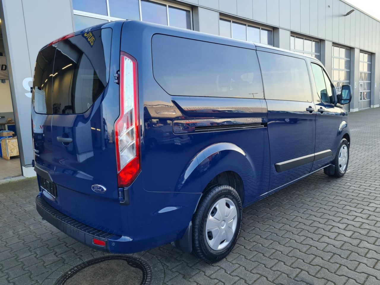 Ford Transit Custom Kombi 320 L2 Trend 9 Sitze PDC - Minibus, Personenvervoer: afbeelding 4 Ford Transit Custom Kombi 320 L2 Trend 9 Sitze PDC - Minibus, Personenvervoer: afbeelding 4