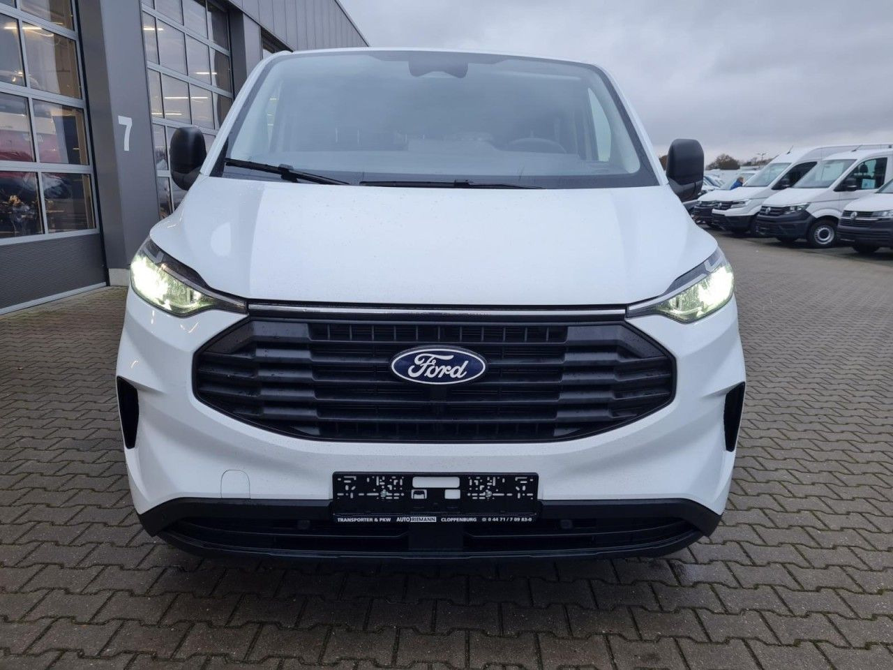 Ford Transit Custom Trend 320 L2 9 Sitzer - Personenvervoer: afbeelding 2 Ford Transit Custom Trend 320 L2 9 Sitzer - Personenvervoer: afbeelding 2