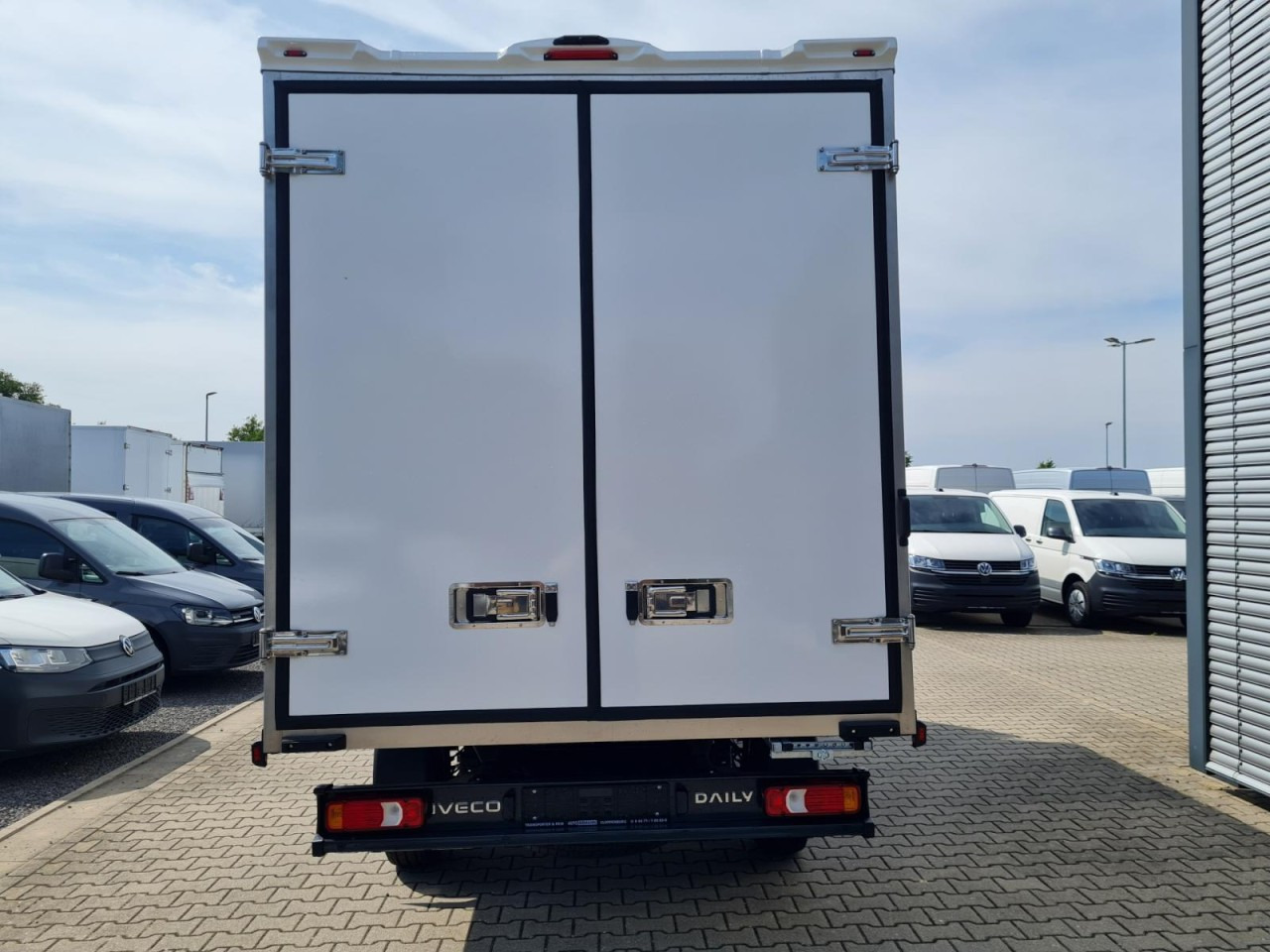 Iveco DAILY 35S18 Koffer Automatik ALU KAMERA NAVI TEMPOMAT - Bestelwagen gesloten laadbak: afbeelding 5 Iveco DAILY 35S18 Koffer Automatik ALU KAMERA NAVI TEMPOMAT - Bestelwagen gesloten laadbak: afbeelding 5