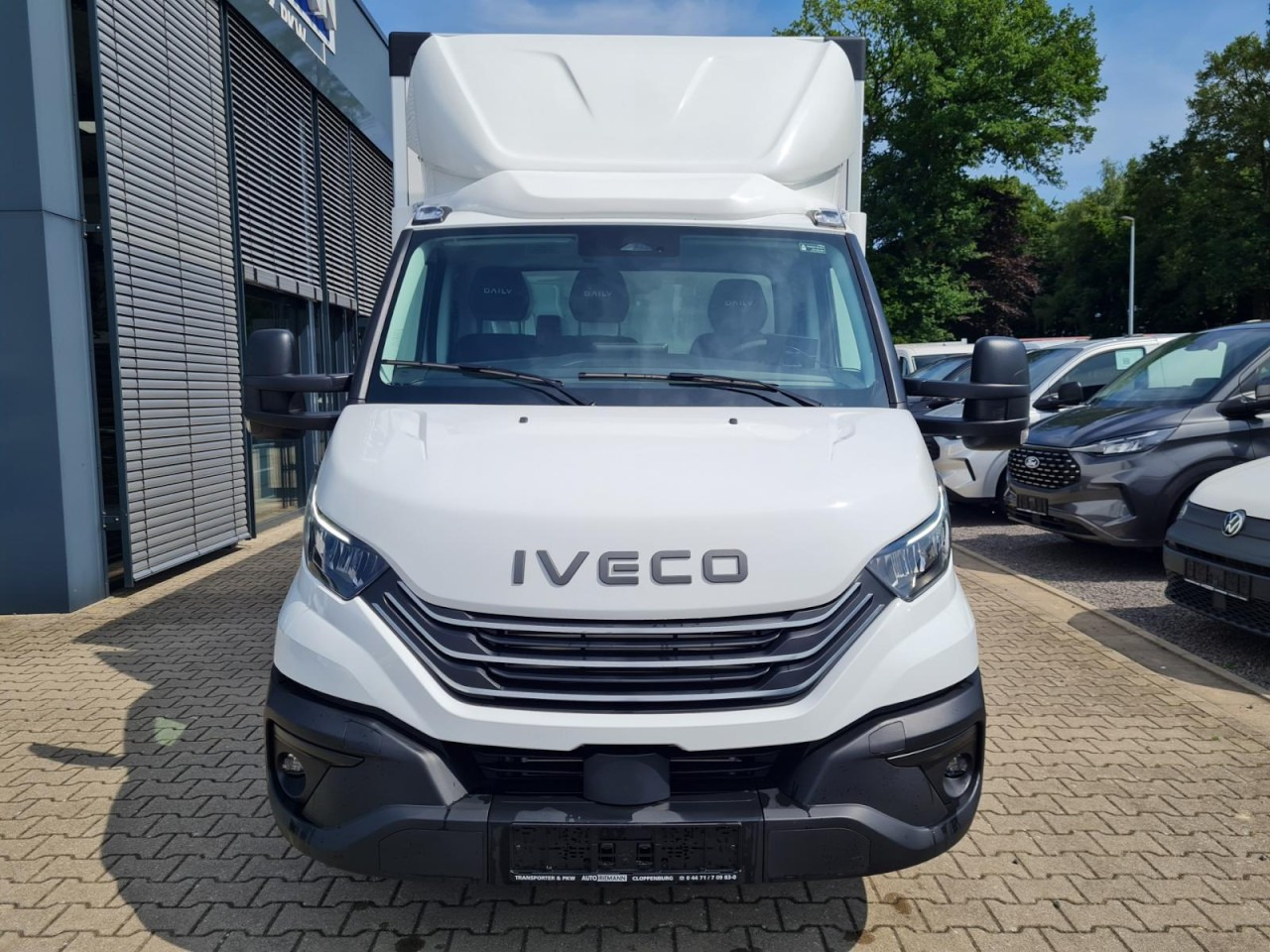 Iveco DAILY 35S18 Koffer Automatik ALU KAMERA NAVI TEMPOMAT - Bestelwagen gesloten laadbak: afbeelding 2 Iveco DAILY 35S18 Koffer Automatik ALU KAMERA NAVI TEMPOMAT - Bestelwagen gesloten laadbak: afbeelding 2