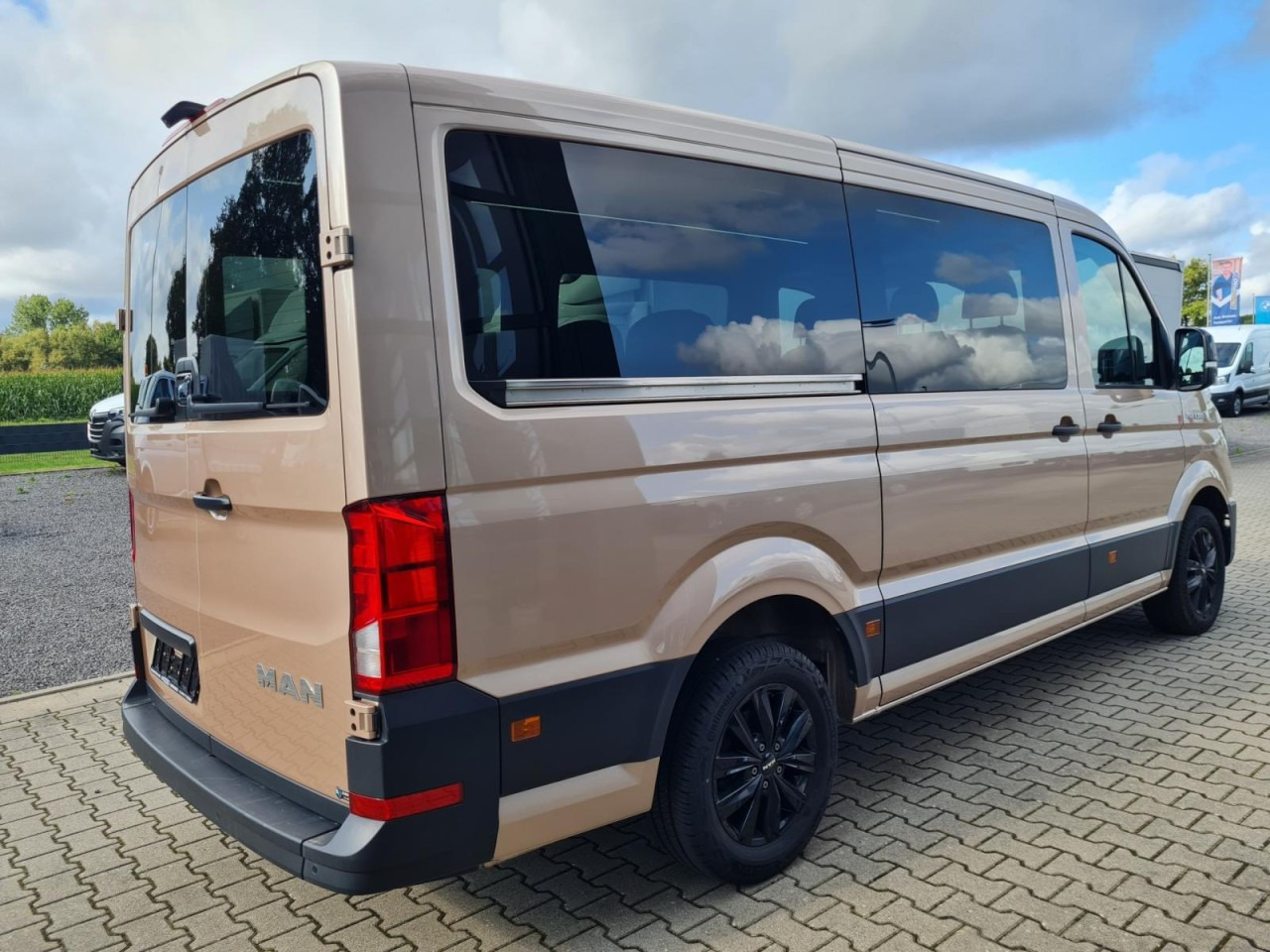 MAN TGE 3.180 TDi Kombi 9 Sitze ALU KAMERA LED LEDER Sonderumbau - Minibus, Personenvervoer: afbeelding 5 MAN TGE 3.180 TDi Kombi 9 Sitze ALU KAMERA LED LEDER Sonderumbau - Minibus, Personenvervoer: afbeelding 5