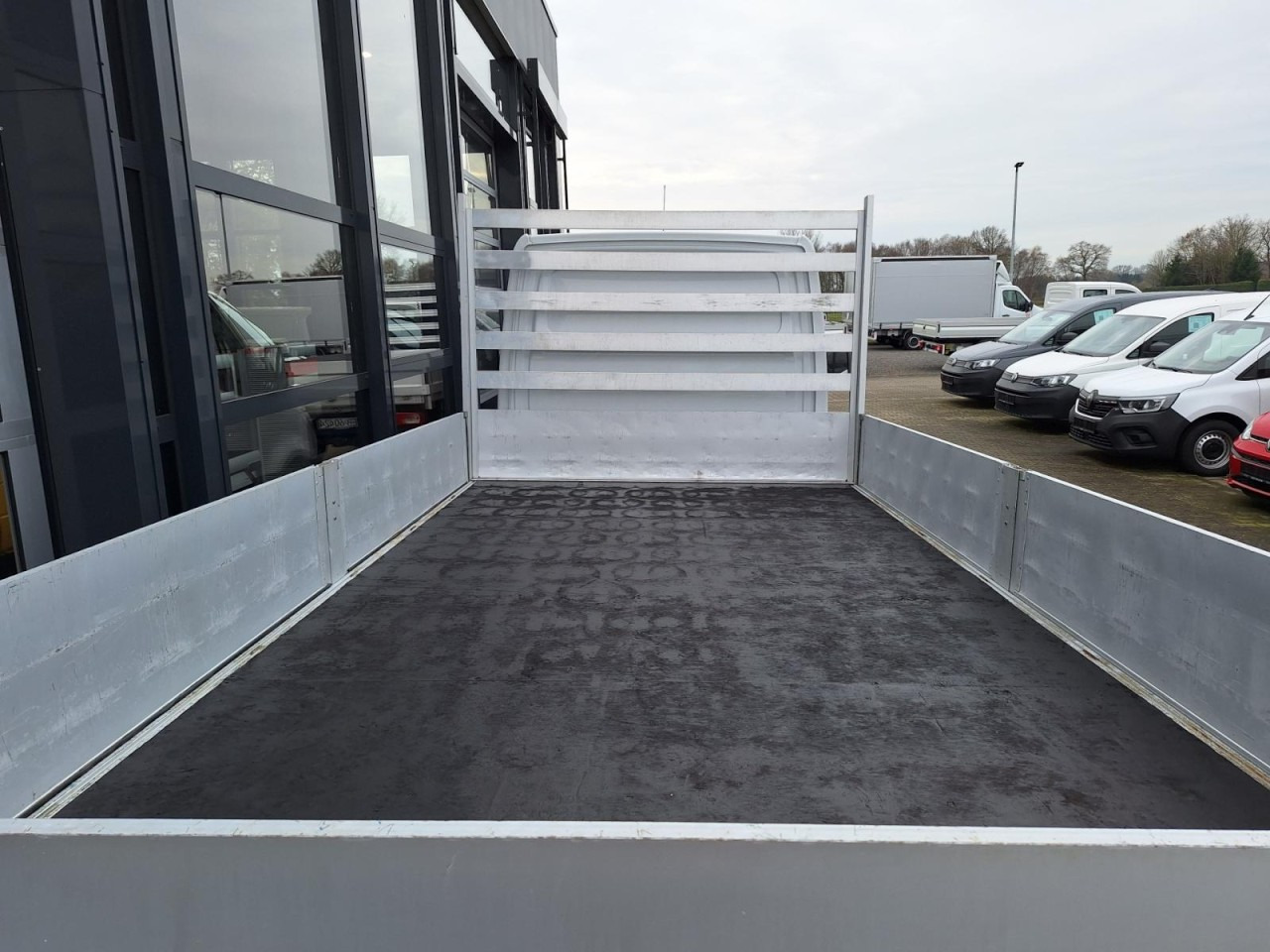 Mercedes-Benz Sprinter 317 CDI Pritsche L4 RWD AHK KLIMA TEMPOMAT - Bestelwagen open laadbak: afbeelding 3 Mercedes-Benz Sprinter 317 CDI Pritsche L4 RWD AHK KLIMA TEMPOMAT - Bestelwagen open laadbak: afbeelding 3