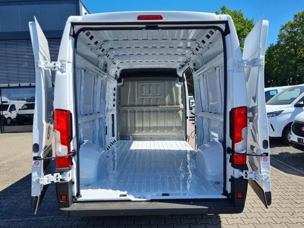Opel Movano 35 Cargo Kasten L3H2 KLIMA KOMFORT PDC TE - Gesloten bestelwagen: afbeelding 5 Opel Movano 35 Cargo Kasten L3H2 KLIMA KOMFORT PDC TE - Gesloten bestelwagen: afbeelding 5