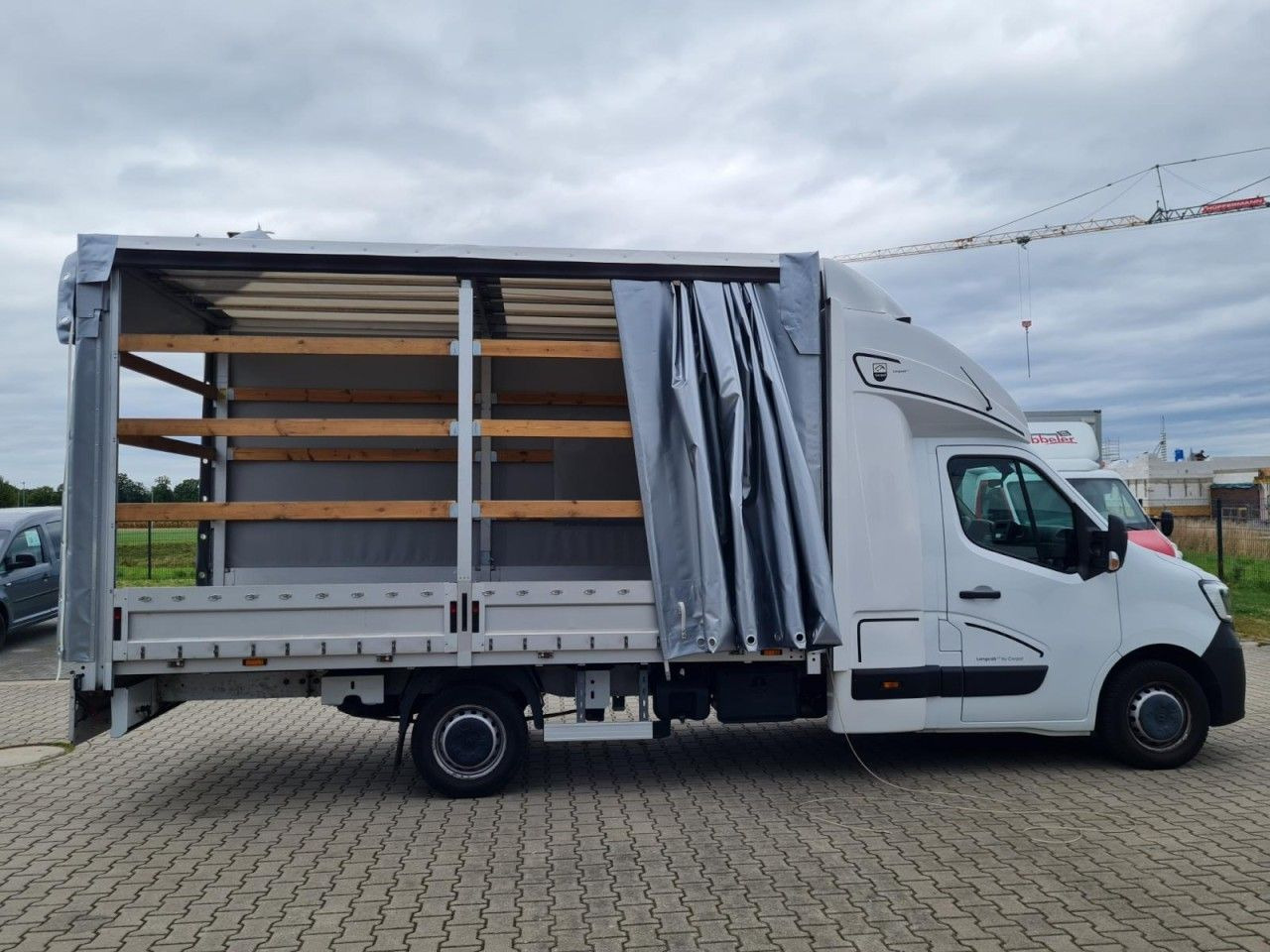 Renault Master 3,5t Pritsche Plane Schlafkab. dCi 165 KL - Schuifzeilen bestelwagen: afbeelding 4 Renault Master 3,5t Pritsche Plane Schlafkab. dCi 165 KL - Schuifzeilen bestelwagen: afbeelding 4