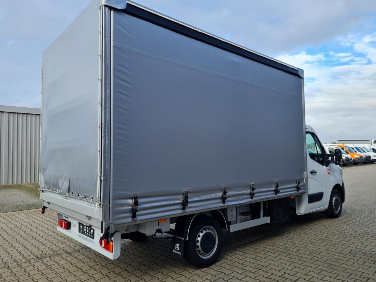 Renault Master 3,5t Pritsche Schiebe Plane ERGO KLIMA TE - Schuifzeilen bestelwagen: afbeelding 2 Renault Master 3,5t Pritsche Schiebe Plane ERGO KLIMA TE - Schuifzeilen bestelwagen: afbeelding 2