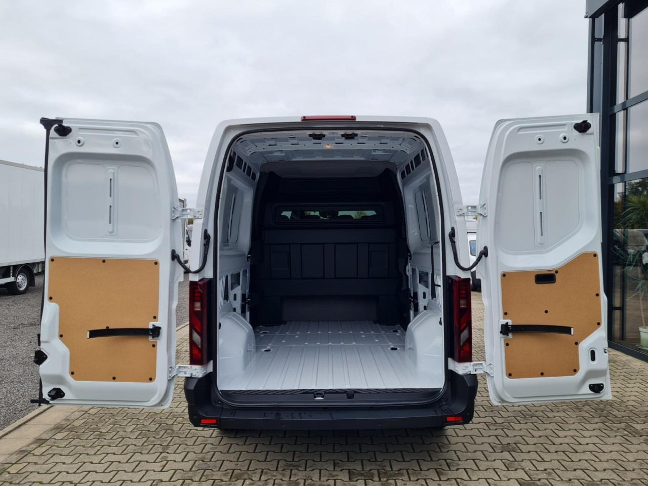 Renault Master 35 Kasten dCi Doka L3H2 KLIMA TEMPOMAT - Bestelwagen met dubbele cabine: afbeelding 5 Renault Master 35 Kasten dCi Doka L3H2 KLIMA TEMPOMAT - Bestelwagen met dubbele cabine: afbeelding 5