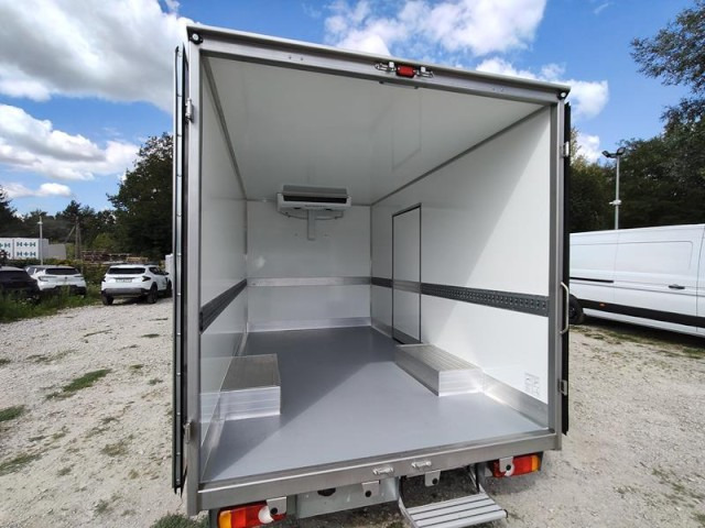 Renault Master 35 Kühlkoffer Tiefrahmen dCi 170 Stand+Fahrk. - Koelwagen: afbeelding 4 Renault Master 35 Kühlkoffer Tiefrahmen dCi 170 Stand+Fahrk. - Koelwagen: afbeelding 4