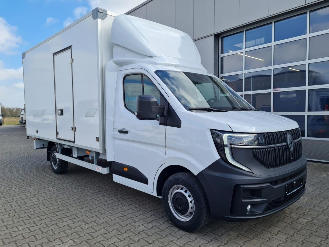 Renault Master 35 New Möbel Koffer KLIMA KOMFORT TEMPOMA - Bestelwagen gesloten laadbak: afbeelding 3 Renault Master 35 New Möbel Koffer KLIMA KOMFORT TEMPOMA - Bestelwagen gesloten laadbak: afbeelding 3