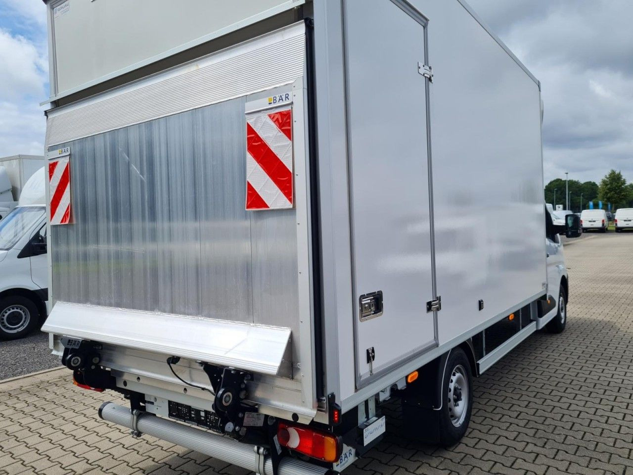 Renault Master 35 New Möbel Koffer LBW KLIMA TEMPOMAT - Bestelwagen gesloten laadbak: afbeelding 4 Renault Master 35 New Möbel Koffer LBW KLIMA TEMPOMAT - Bestelwagen gesloten laadbak: afbeelding 4