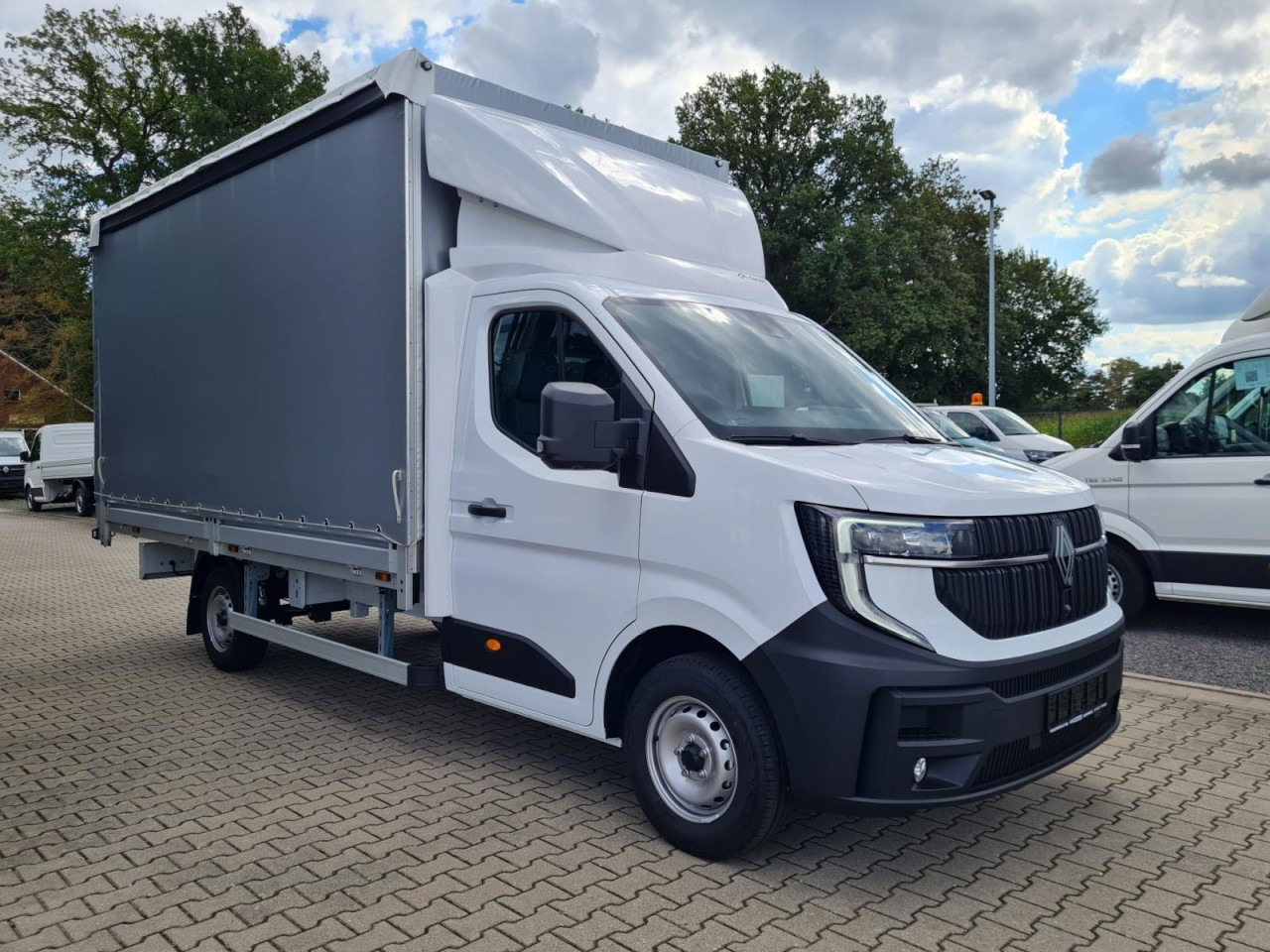 Renault Master 35 Pritsche Schiebe Plane KLIMA TEMPOMAT - Schuifzeilen bestelwagen: afbeelding 4 Renault Master 35 Pritsche Schiebe Plane KLIMA TEMPOMAT - Schuifzeilen bestelwagen: afbeelding 4