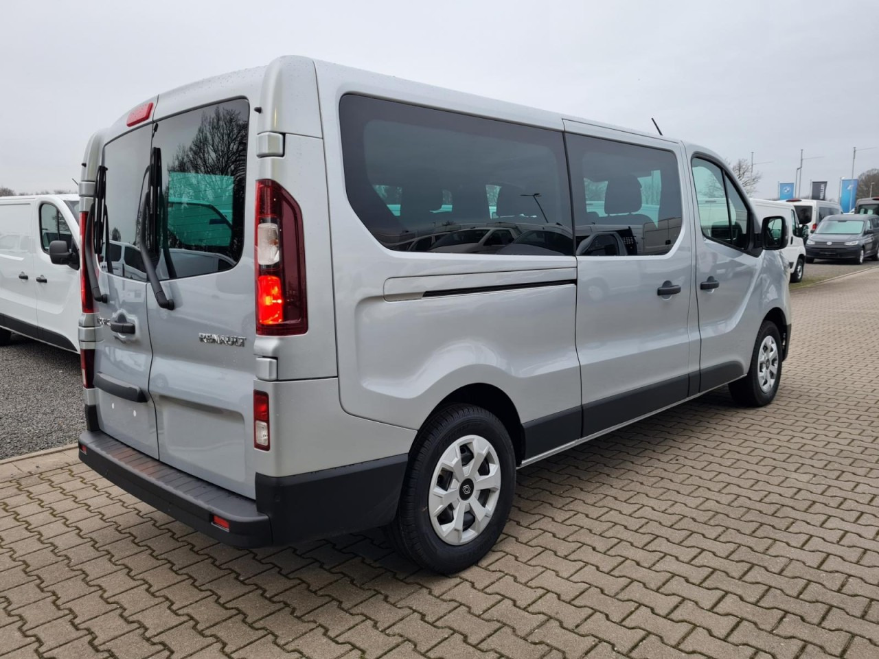 Renault Trafic Kombi 9-Sitze L2 Grand Equilibre KLIMA TEMPOMAT - Bestelwagen met dubbele cabine: afbeelding 5 Renault Trafic Kombi 9-Sitze L2 Grand Equilibre KLIMA TEMPOMAT - Bestelwagen met dubbele cabine: afbeelding 5