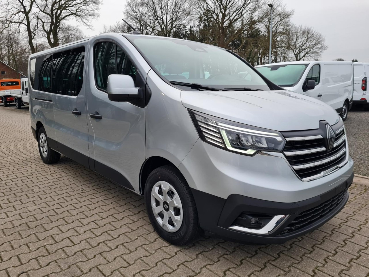 Renault Trafic Kombi 9-Sitze L2 Grand Equilibre KLIMA TEMPOMAT - Bestelwagen met dubbele cabine: afbeelding 3 Renault Trafic Kombi 9-Sitze L2 Grand Equilibre KLIMA TEMPOMAT - Bestelwagen met dubbele cabine: afbeelding 3
