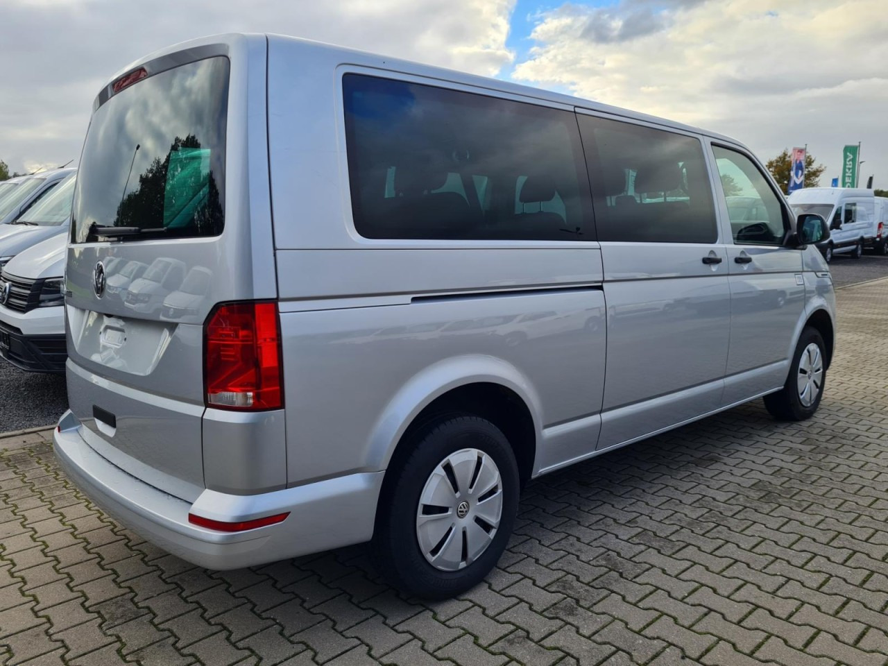 VW Volkswagen T6.1 Caravelle TDI lang 9 Sitzer 2 Schiebetüren Trendl. - Minibus, Personenvervoer: afbeelding 4 VW Volkswagen T6.1 Caravelle TDI lang 9 Sitzer 2 Schiebetüren Trendl. - Minibus, Personenvervoer: afbeelding 4