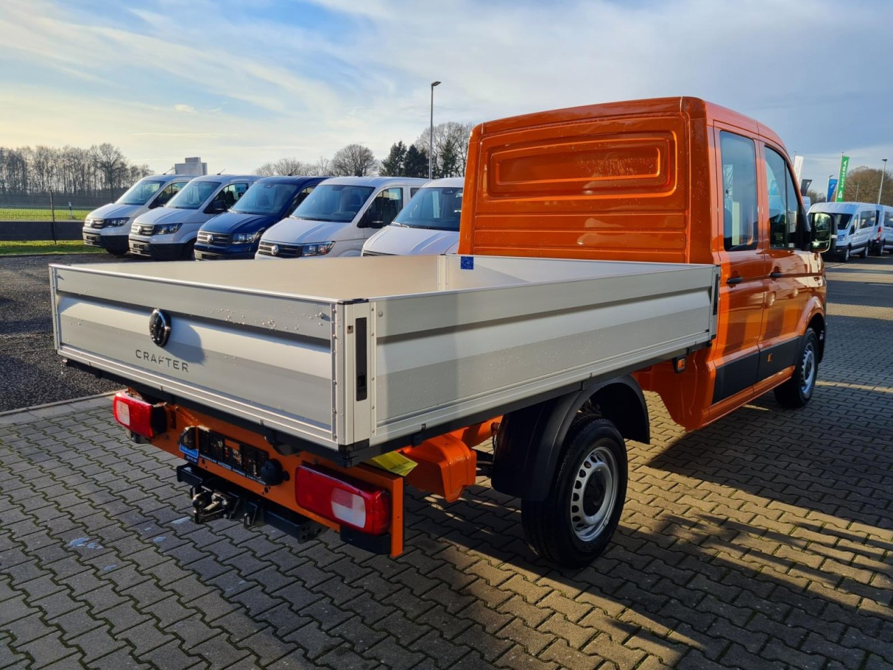 Volkswagen Crafter 35 Doka 7-Sitze MR AHK KLIMA PDC TEMPOMAT - Bestelwagen open laadbak, Bestelwagen met dubbele cabine: afbeelding 4 Volkswagen Crafter 35 Doka 7-Sitze MR AHK KLIMA PDC TEMPOMAT - Bestelwagen open laadbak, Bestelwagen met dubbele cabine: afbeelding 4