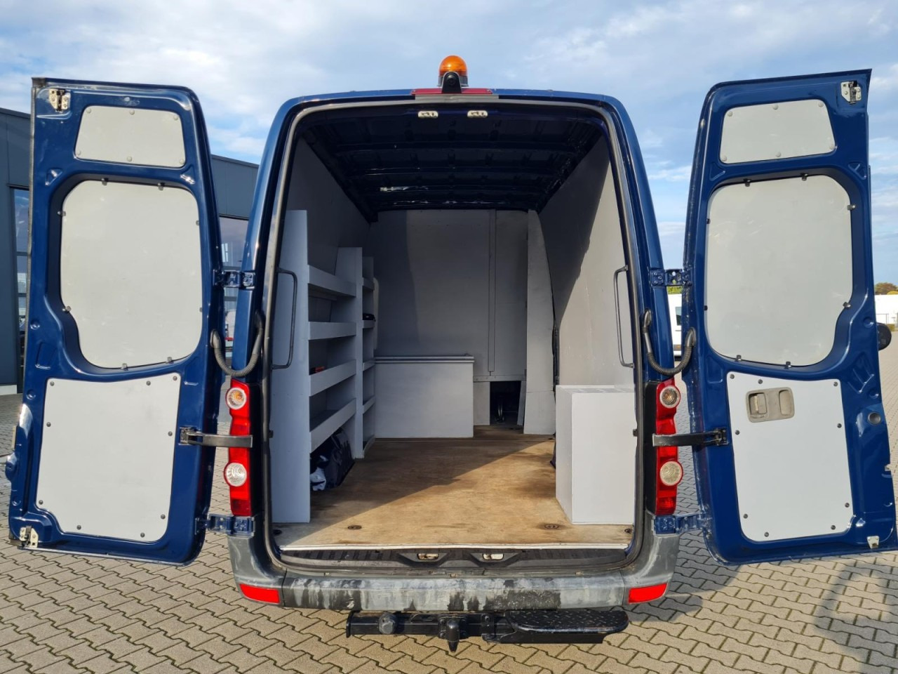 Volkswagen Crafter 35 Kasten Doka 5 Sitze AHK 3.5to REGALSYSTEM - Gesloten bestelwagen, Bestelwagen met dubbele cabine: afbeelding 5 Volkswagen Crafter 35 Kasten Doka 5 Sitze AHK 3.5to REGALSYSTEM - Gesloten bestelwagen, Bestelwagen met dubbele cabine: afbeelding 5