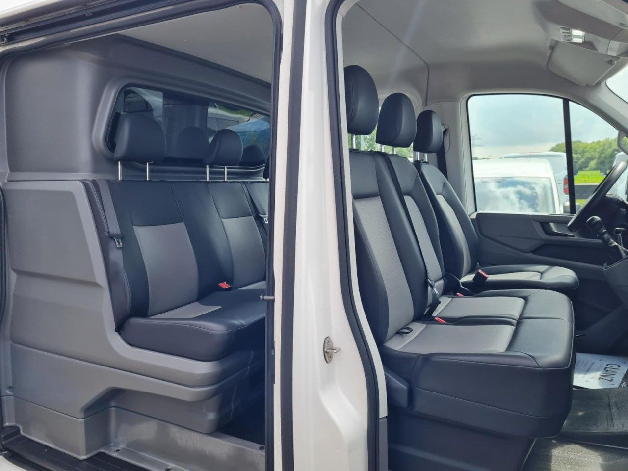 Volkswagen Crafter 35 Kasten Plus Doka mixto TDI L2H2 AHK - Gesloten bestelwagen, Bestelwagen met dubbele cabine: afbeelding 4 Volkswagen Crafter 35 Kasten Plus Doka mixto TDI L2H2 AHK - Gesloten bestelwagen, Bestelwagen met dubbele cabine: afbeelding 4