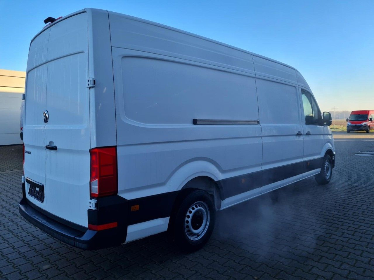 Volkswagen Crafter 35 Kasten lang L4H2 KAMERA NAVI_APP HOLZ - Gesloten bestelwagen: afbeelding 4 Volkswagen Crafter 35 Kasten lang L4H2 KAMERA NAVI_APP HOLZ - Gesloten bestelwagen: afbeelding 4