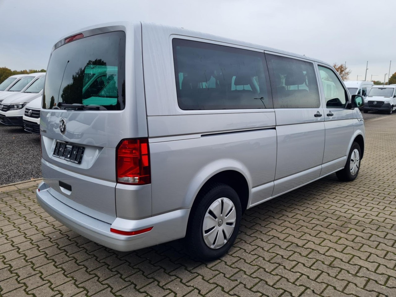 Volkswagen T6.1 Caravelle TDI lang 9 Sitzer 2 Schiebetüren Trendl. - Minibus, Personenvervoer: afbeelding 5 Volkswagen T6.1 Caravelle TDI lang 9 Sitzer 2 Schiebetüren Trendl. - Minibus, Personenvervoer: afbeelding 5